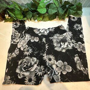 No Boundaries Black & White Floral Leggings L